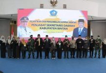 Plt Bupati Roby Lantik Rony Kartika Jadi Pj Sekda Bintan Plt Bupati Roby Lantik Rony Kartika Jadi Pj Sekda