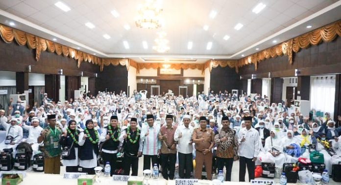 Wabup Risnawanto, Sambut Kepulangan 165 Jemaah