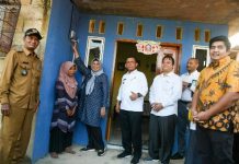 Gubernur Ansar Nyalakan Listrik di Desa Tenggel dan Air Gelubi, Cakupan Listrik Kepri 99,45 Persen