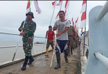 Imbau Pasang Bendera di Lokasi TMMD, Dansatgas: Bangkitkan Semangat Cinta Tanah Air dan Bangsa Dansatgas TMMD ke- 114, Letkol Inf Agus Rediyanto