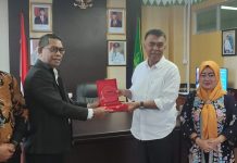 Bupati Natuna Sambut Managemen Produk Asuransi Bumida 1967 Bupati Kabupaten Natuna, Wan Siswandi didampingi oleh beberapa kepala OPD, terima kedatangan rombongan dari PT. Asuransi Umum Bumida 1967