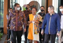 Pertemuan Airlangga, Susi Pudjiastuti, dan Hary Tanoe Bakal Berlanjut dengan Kejutan Pertemuan Airlangga, Susi Pudjiastuti, dan Hary Tanoe Bakal Berlanjut dengan Kejutan