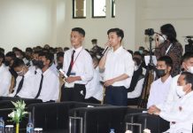 Rudi Motivasi 600 Mahasiswa Baru Politeknik Negeri Batam Politeknik Negeri Batam