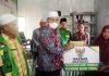Bupati Pasbar Bersama Baznas Serahkan Bantuan Bedah Rumah Korban Banjir Bupati Pasbar Hamsuardi Bersama Baznas