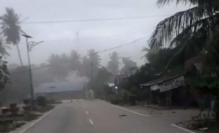 Luar biasa, akibat debu dari aktifitas "sandblasting" sandblasting