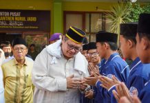 Kunjungi Ponpes Nurul Jadid Bahas Hebitren, Airlangga Dorong Pemberdayaan Ekonomi Pesantren Kunjungi Ponpes Nurul Jadid Bahas Hebitren
