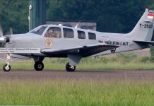 Pesawat Latih TNI AL Jenis G-36 Bonanza T-2503 Jatuh di Selat Madura Pesawat Latih TNI AL Jenis G-36 Bonanza