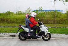 Amankah Membonceng Anak di Depan Sepeda Motor? Ini Saran Dari Honda Safety riding anak