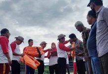 Sambut Harhubnas UPP Kelas I Tanjung Uban Bersih-Bersih Pantai Dan Tunjuk Kepedulian Ke Nelayan