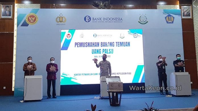 Berpotensi Inflasi BI Kepri musnakan uang palsu