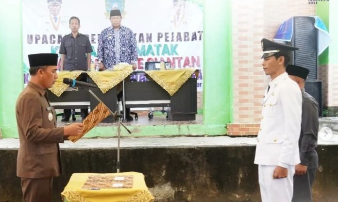 Bupati Kepulauan Anambas Saksikan Pelantikan Pj Kepala Desa Matak