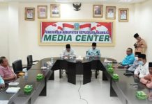 Bupati Pimpin Musyawarah Harga HET Minyak Tanah di Kabupaten Anambas Bupati Pimpin Musyawarah Harga HET Minyak Tanah di Kabupaten Anambas