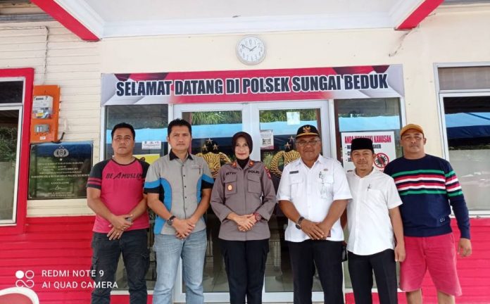 Kapolsek Sei Beduk dapat penghargaan dari SMK 3 Batam Kapolsek Sei Beduk