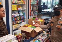 Kunjungi Apotek di Harbour Bay, Polsek KKP Beri Imbauan dan Pengecekan Kunjungi Apotek di Pelabuhan Harbour Bay, Polsek KKP Beri Imbauan dan Pengecekan