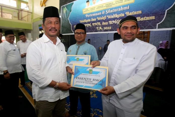 Silahturahmi Walikota Rudi dengan Pengurus dan Imam Masjid se Kecamatan Sekupang Silahturahmi Walikota Rudi dengan Pengurus dan Imam Masjid se Kecamatan Sekupang