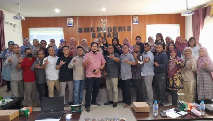 40 Guru SMKN 5 Batam Ikuti Pelatihan Jurnalistik Dasar dan Tips