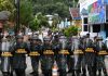 Aksi Demo Warga Tuntut Pembebasan ABK Kapal yang Ditahan di Lanal Tarempa Demo Lanal Tarempa