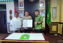 Pemda Teken NPHD Rekpro Polri, Bupati: Putra Putri Daerah Ambil Kesempatan ini Pemerintah Daerah (Pemda) Kabupaten Natuna penandatanganan Naskah Perjanjian Hibah Daerah (NPHD) tes Rekrutmen Proaktif (Rekpro) Polri