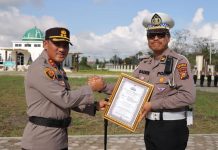 Personel Berprestasi dapat Reward dari Kapolres Meranti Kapolres Meranti