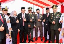 Ketua Fraksi PDI-Perjuangan DPRD Kepri Lis Darmansyah, Hadiri Upacara HUT ke-77 TNI