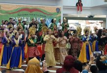 Lestarikan Seni Budaya Era Milenial, Murid Kelas XII SMAN 1 Batam Tampil di Mall