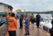 PPLP Tanjunguban dan Timsar Gabungan Temukan 5 dari 8 Orang Korban Kapal TKI Tenggelam di Kabil Batam PPLP Tanjunguban dan Timsar Gabungan Temukan 5 dari 8 Orang Korban Kapal TKI Tenggelam di Kabil Batam