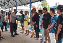 Pengemudi Boad Pancung Terima Bantuan Dari Polsek KKP Batam