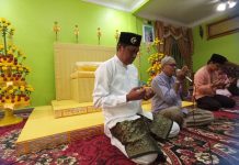 Prosesi Adat Menggantung-gantung Khas Melayu Dihadirkan Jelang Pernikahan Dua Anak Tokoh Nongsa Pernikahan Adat Melayu