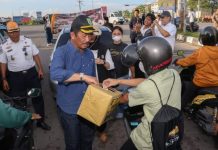 Walikota Batam Rudi Turun Langsung ke Jalan Pimpin Penggalangan Dana Untuk Cianjur Walikota Batam Rudi Turun Langsung ke Jalan Pimpin