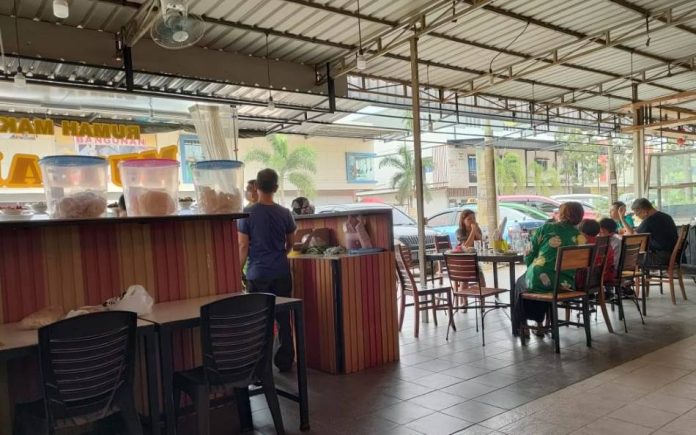 Danramil Sekupang Buka Rumah Makan di Golden Prawn Bengkong