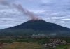 Giliran Gunung Kerinci Alami Erupsi, Abu Mengarah ke Wilayah Sumbar Gunung Kerinci Erupsi