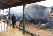 Ditinggal Belanja, Rumah Zhintan Hangus Dilalap Si Jago Merah, kerugian Rp 50 Juta Warga bahu membahu memadamkan kobaran api, yang menghanguskan tiga rumah. Diduga akibat korsleting listrik