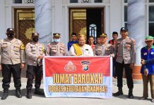 Kapolres Anambas Punyai Program Jum’at Berkah, Berikan Sembako dan Nasi Kotak Polres Anambas Punyai Program Jum'at Berkah