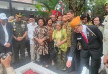 77 Tahun Pertempuran Lengkong, Kemenhan dan Keluarga Pahlawan Tabur Bunga di TMP Taruna Tangerang 77 Tahun Pertempuran Lengkong, Kemenhan dan Keluarga Pahlawan Tabur Bunga di TMP Taruna Tangerang