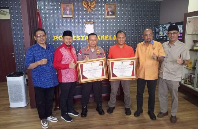 DPRD Batam Berikan Penghargaan kepada Polresta Barelang Berhasil Berantas Narkoba, DPRD Batam Berikan Penghargaan kepada Polresta Barelang