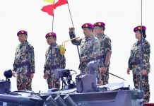 Panglima TNI Laksamana Yudo Margono Sematkan Brevet Marinir ke Ketua MPR, DPR dan Kapolri Panglima TNI Laksamana Yudo Margono Sematkan Brevet Marinir ke Ketua MPR, DPR dan Kapolri