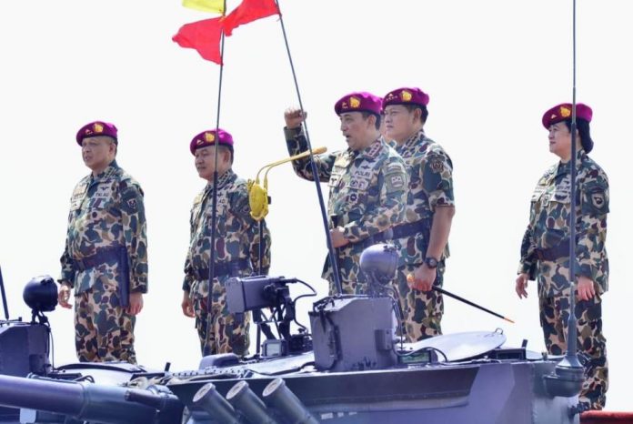 Panglima TNI Laksamana Yudo Margono Sematkan Brevet Marinir ke Ketua MPR, DPR dan Kapolri