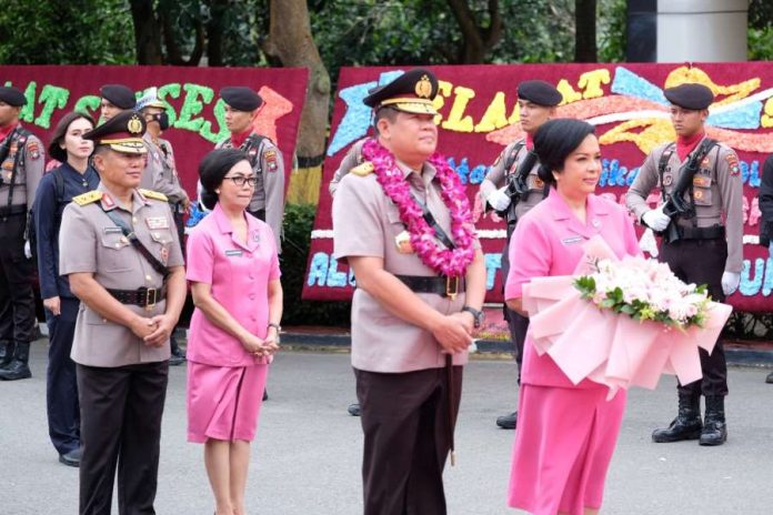 Upacara Welcome Parade Kapolda Kepri Irjen Pol Drs Tabana Bangun