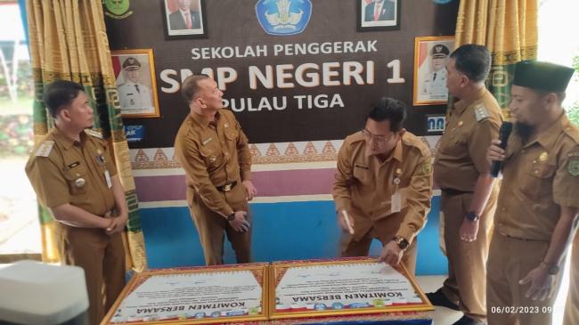 Bupati Natuna Wan Siswandi Musyawarah Perencanaan Pembangunan (Musrenbang) Kecamatan Pulau Tiga Tahun 2023 Bupati Natuna Wan Siswandi Musyawarah Perencanaan Pembangunan (Musrenbang) Kecamatan Pulau Tiga Tahun 2023