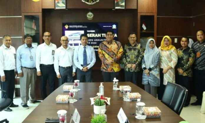 Bupati Bintan Serahkan LKPD Unaudited Tahun Anggaran 2022 ke BPK Kepri