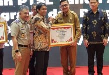 Pemerintah Kabupaten Natuna Raih Penghargaan dari Menteri ATR BPN Sekretaris Daerah Kabupaten Natuna Boy Wijanarko