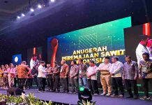 Pemkab Pasbar Terima Penghargaan PSR Pada Rakor Kelapa Sawit Nasional 2023 di Jakarta