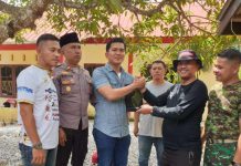 Insan Pers Anambas Serahkan Plakat Kenang-Kenangan ke Kacabjari Roy Huffington Insan Pers Anambas Serahkan Plakat Kenang-Kenangan ke Kacabjari Roy Huffington