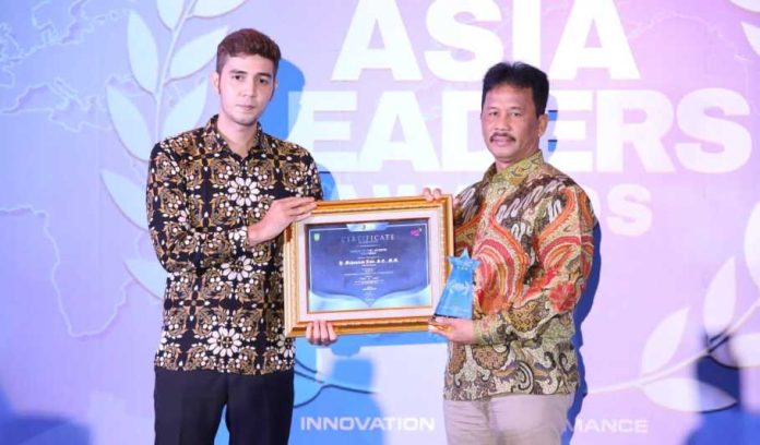 Kepala BP Batam Raih Penghargaan Visioner Leader of Indonesia 2023 Kepala BP Batam Raih Penghargaan Visioner Leader of Indonesia 2023