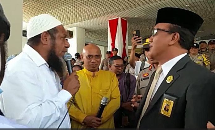 Demo Warga Bukit Senyum DPRD Batam 1