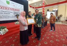 Bupati Berhalang Hadir, Sekda Natuna Boy Wijanarko Buka Musrembang Natuna 2023 Sekretaris Daerah (Sekda) Natuna, Boy Wijanarko, saat membuka acara Musrenbang di Gedung Sri Serindit