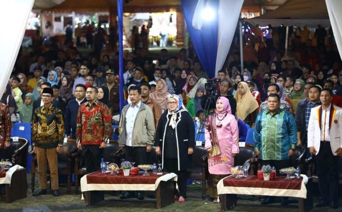 Luar Biasa Dukungan Bapak Rudi ke Warga Minang yang Ada di Batam Luar Biasa Dukungan Bapak Rudi ke Warga Minang yang Ada di Batam