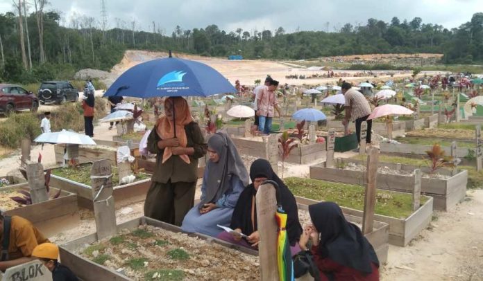 Tradisi Ziarah Kubur Sambut Ramadan Juga Ramai Sei Temiang Batam Tradisi Ziarah Kubur Sambut Ramadan Juga Ramai Sei Temiang Batam