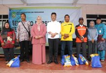 Walikota Rudi Salurkan 1.750 Paket Sembako di Kecamatan Bulang Walikota Rudi Salurkan 1.750 Paket Sembako di Kecamatan Bulang