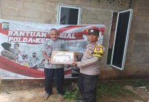 Polsek Teluk Bintan Salurkan Bansos ke Masyarakat, Salah Satu Program Polda Kepri di Ramadhan